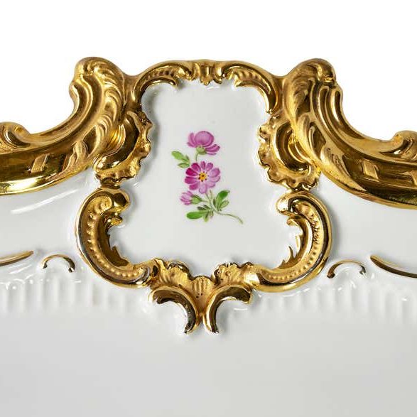 Plato de Porcelana Dorada Meissen Pintado a Mano