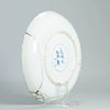 Plato Hondo de Porcelana China con Luohan en Nube, Siglo XVII