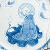 Plato Hondo de Porcelana China con Luohan en Nube, Siglo XVII