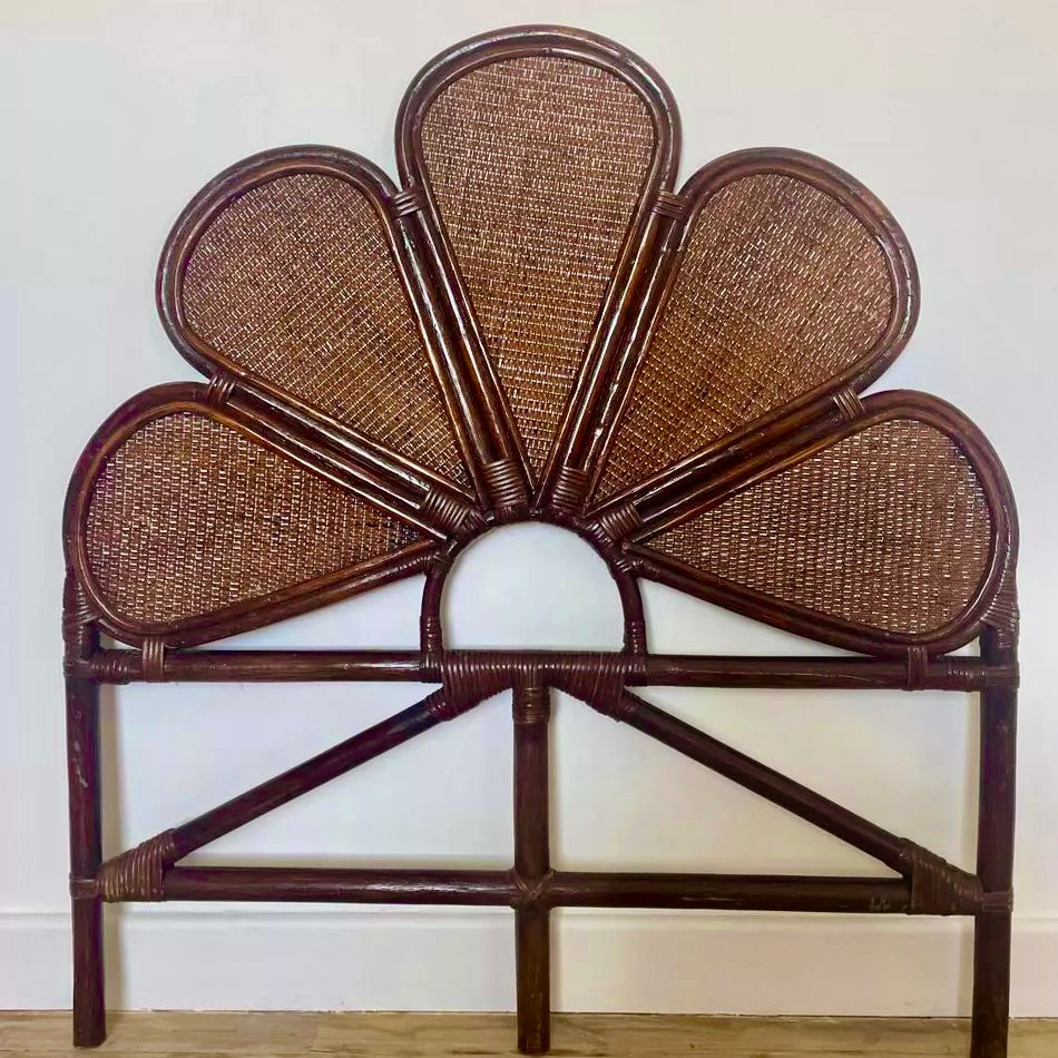 Cabecero de Ratán Marrón con Forma de Flor