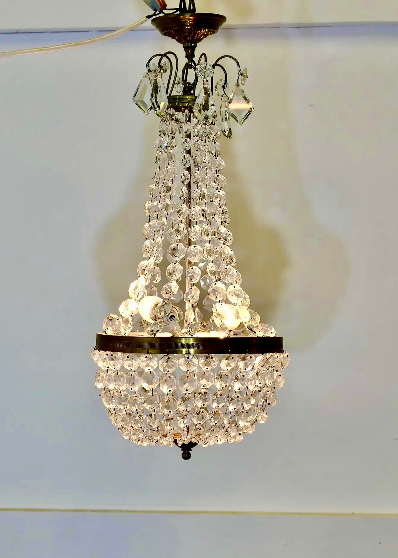 Araña de Estilo Imperio Francés en Cristal y Latón, 1930