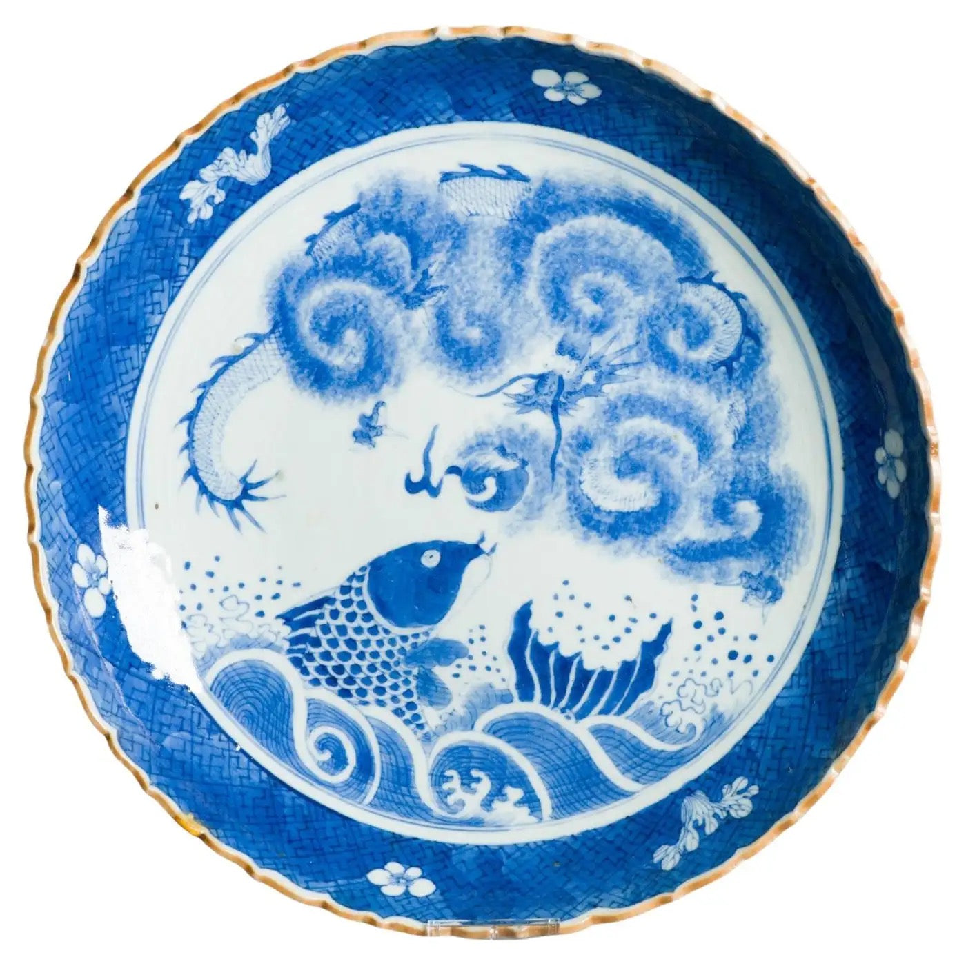 Plato de Porcelana China Qing, Siglo XVIII | La Leyenda del Pez y el Dragón