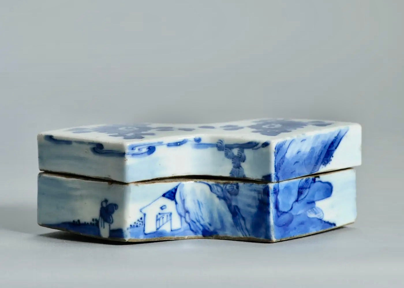 Caja de Porcelana Azul y Blanca para Tinta | Periodo Ming, Siglo XVII