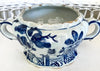 Jarrón de Loza de Delft Azul y Blanco con Asas, Estilo Chinoiserie