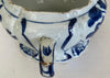 Jarrón de Loza de Delft Azul y Blanco con Asas, Estilo Chinoiserie