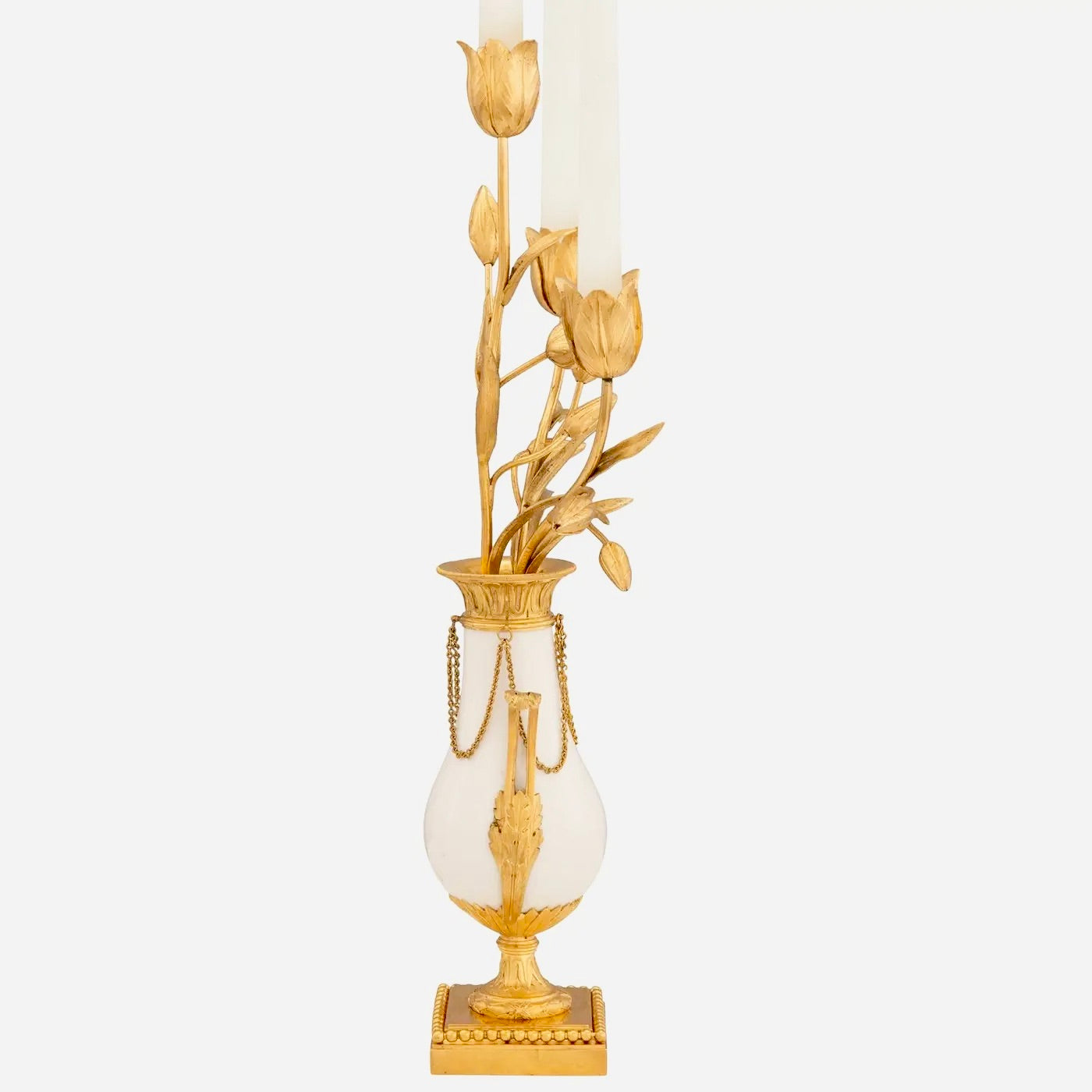 Candelabros Franceses Luis XVI en Ormolu y Mármol de Carrara del siglo XIX
