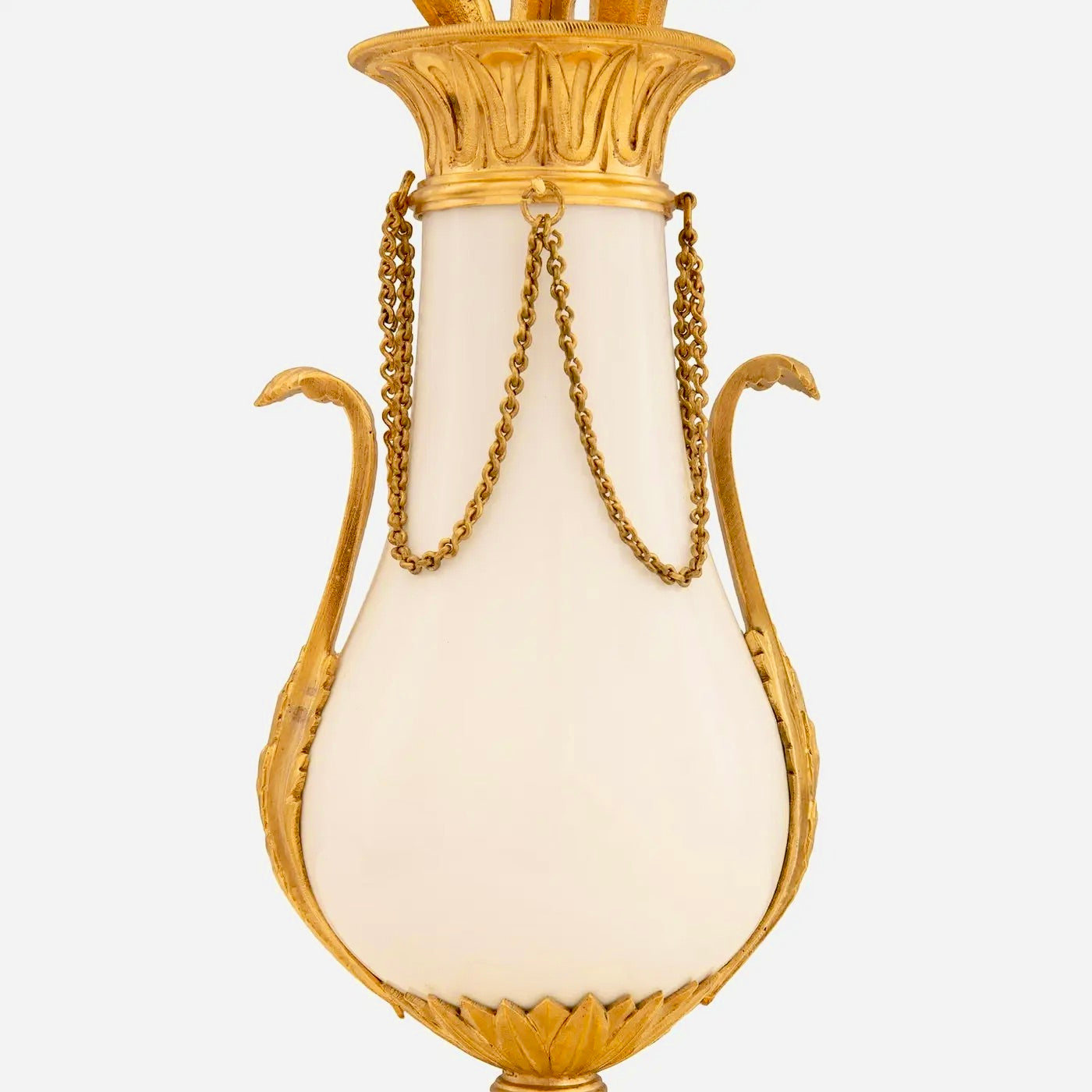 Candelabros Franceses Luis XVI en Ormolu y Mármol de Carrara del siglo XIX
