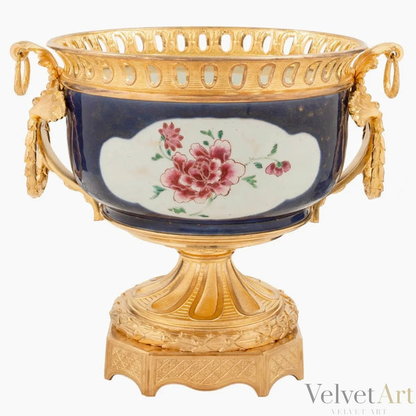 Centro de Mesa Francés en Porcelana China y Ormolu Estilo Luis XVI del Siglo XIX