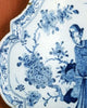Cartela de Delft con Dama en Jardín Chinoiserie (1750–1775)