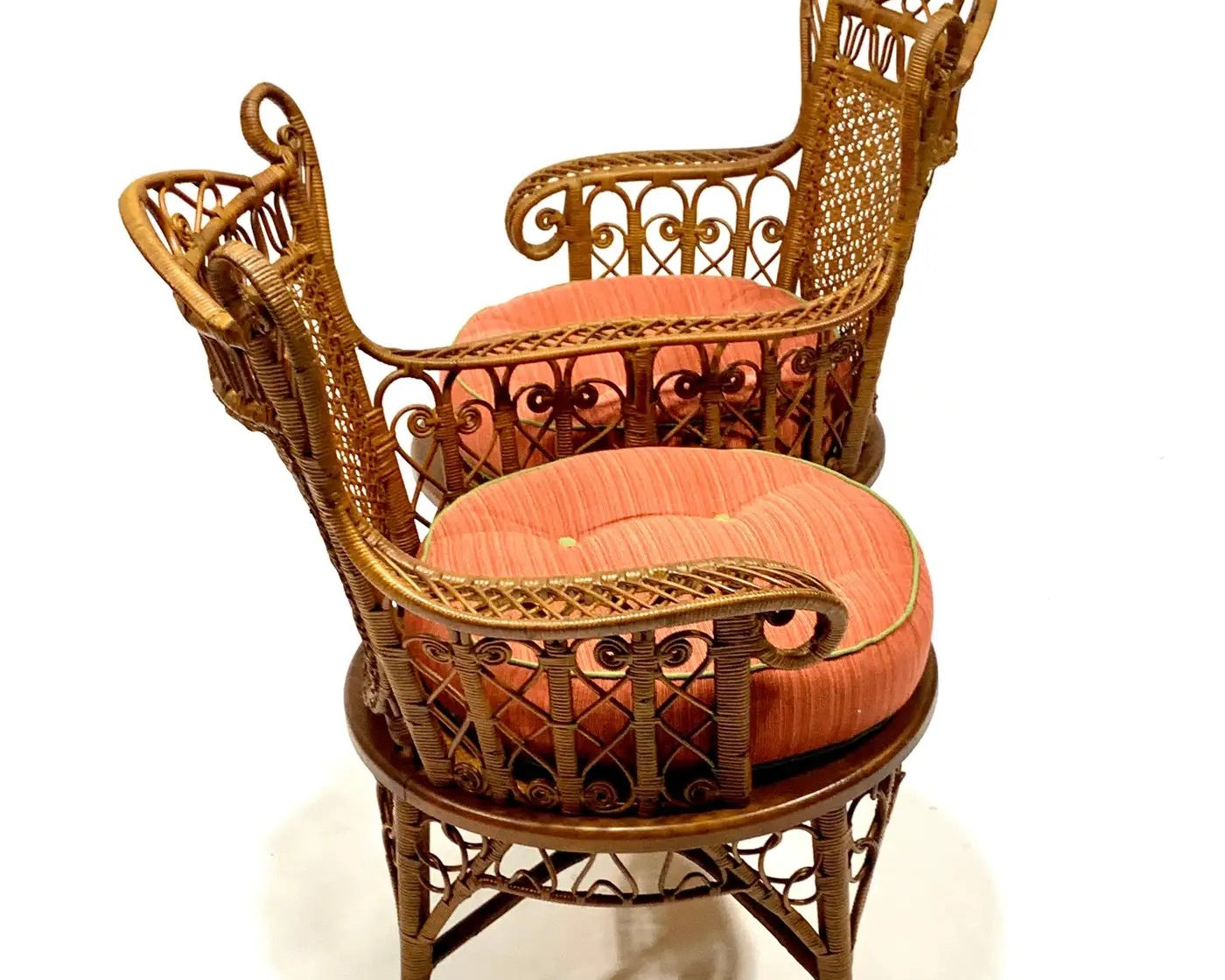 Silla de Conversación Tête-à-Tête de Mimbre | Wakefield Rattan Company | Estados Unidos, 1895