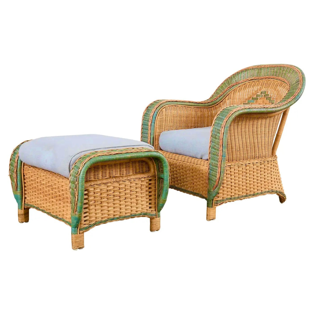 Sillones de Ratán y Mimbre Francés de Estilo Grange con Otomana del Siglo XX