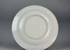 Plato de Porcelana China Qing | Famille Rose con Borde Azul Cobalto | Siglo XVIII