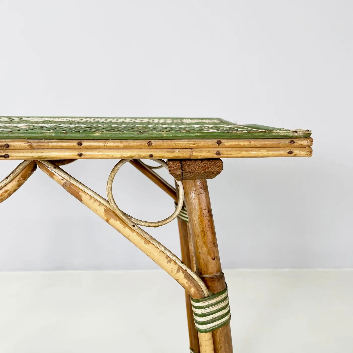 Mesa Italiana Liberty de Ratán de Palazzo Falconi de 1900