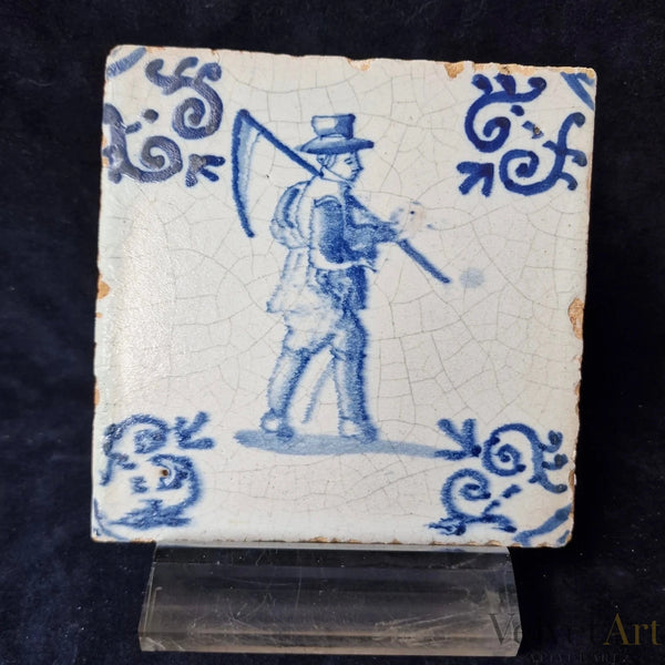 Azulejo Azul de Delft de 1640 | "Temporero Alemán" | Esquina de Volutas