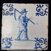 Azulejo Azul de Delft de 1640 | "Temporero Alemán" | Esquina de Volutas