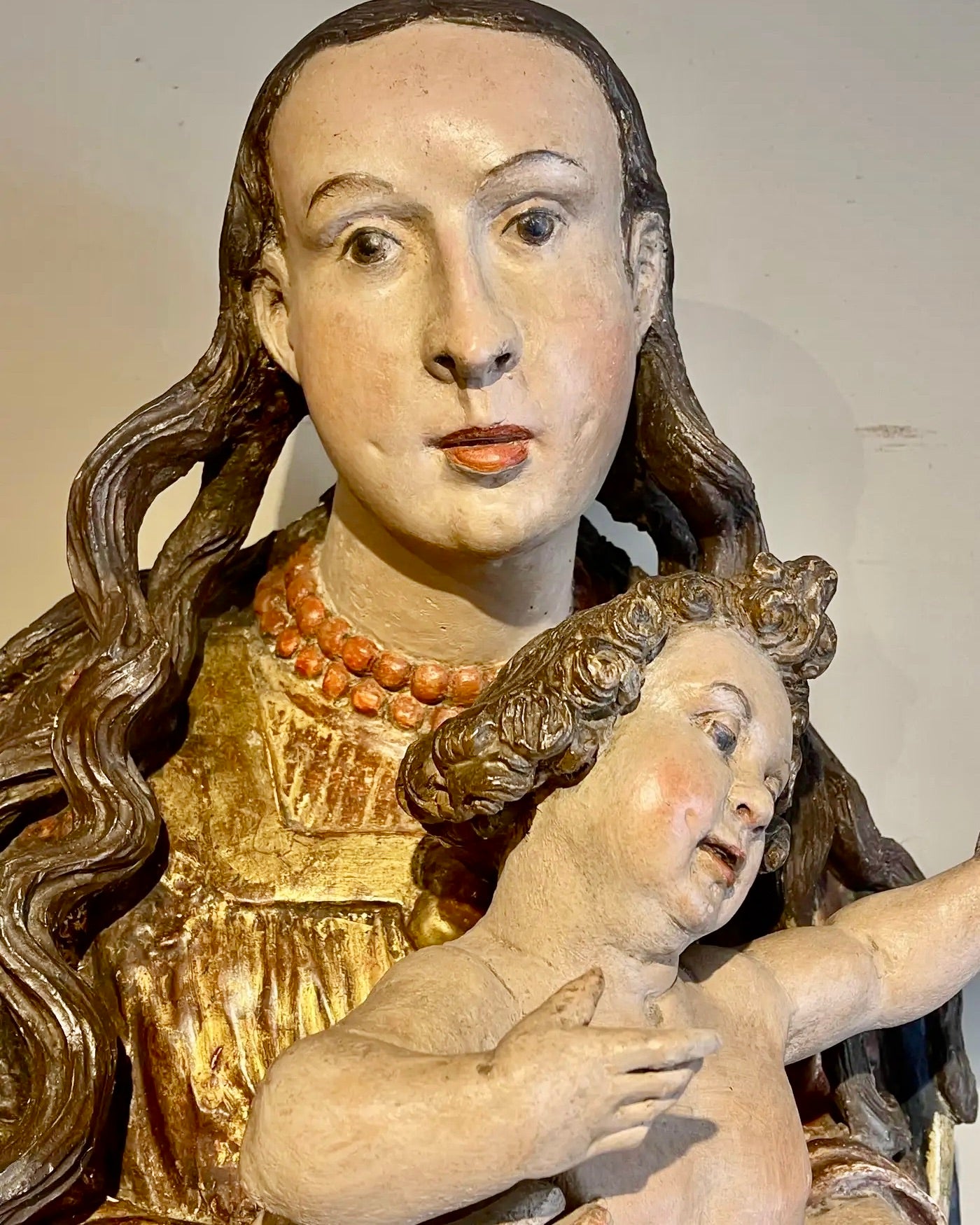Talla Renacentista Policromada "Virgen con el Niño" | Tirol, Siglo XVI