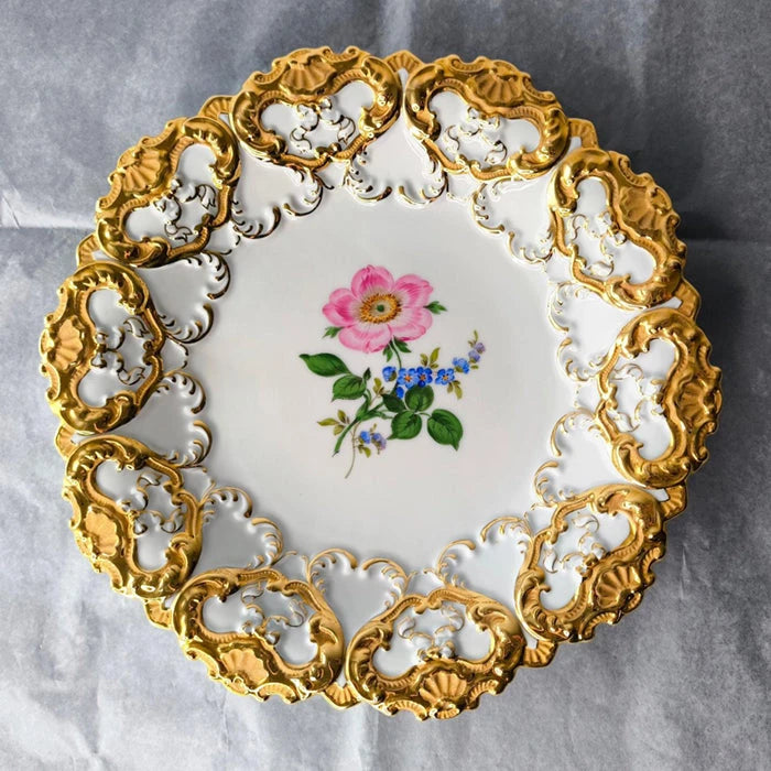 Plato de Porcelana Meissen con Borde de Oro